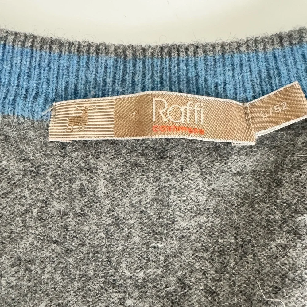 Raffi 100% Cashmere Gray V-Neck Sweater Men’s L Quiet Luxury